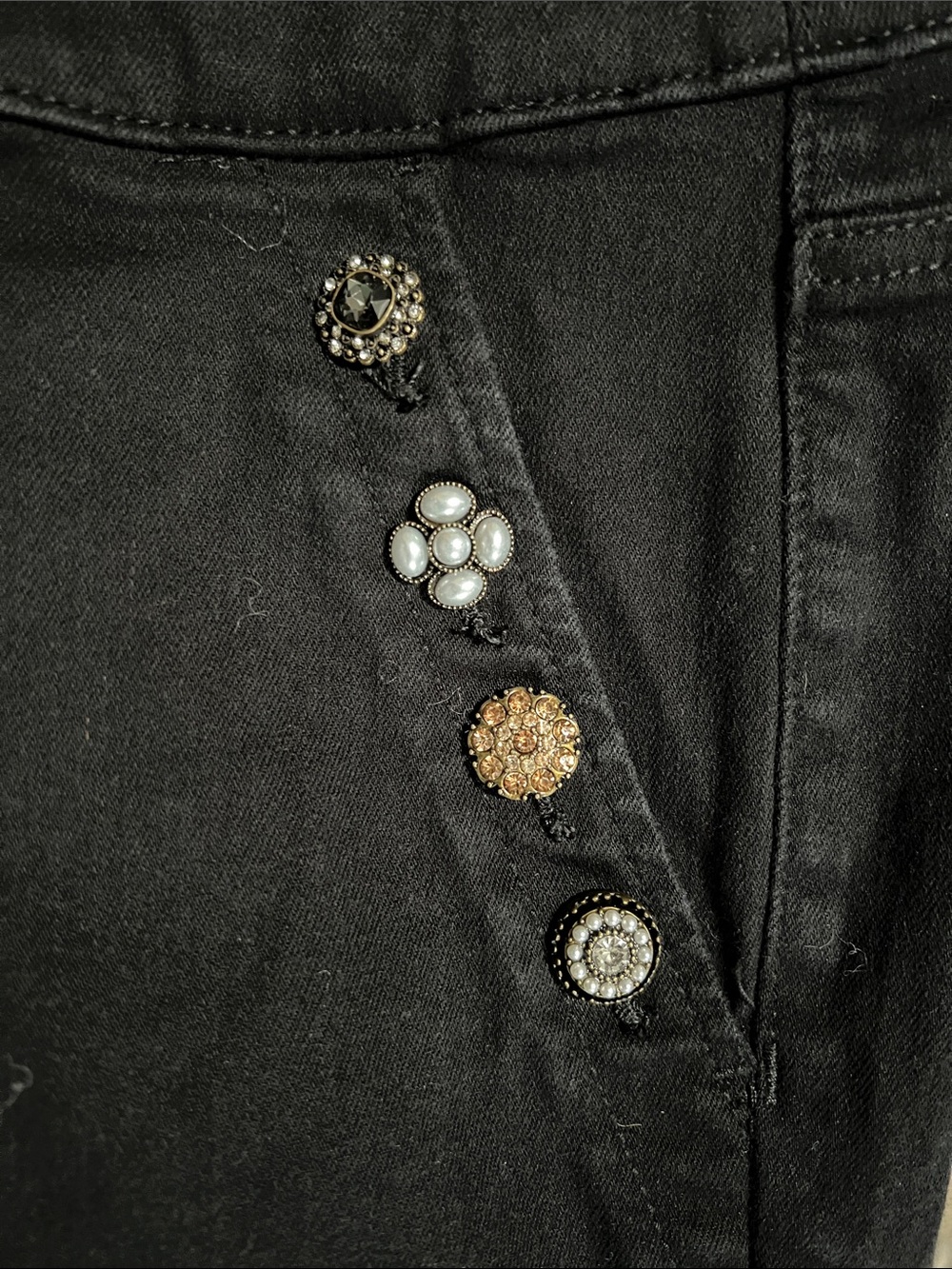 Chico's Embellished Black Pull-On Wide Leg Jeans Size 12 R Chico Size 2 - Picture 3 of 7